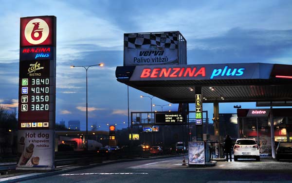 CS Benzina Plus noční